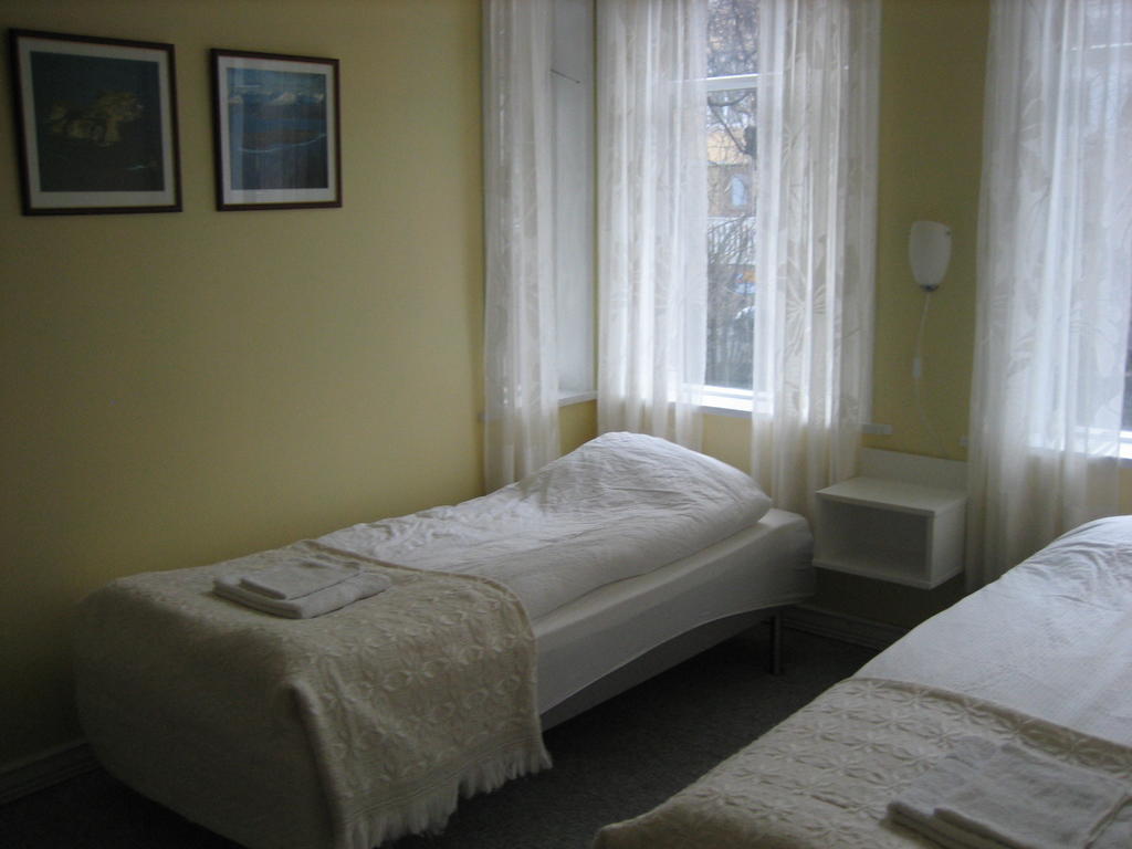 Guesthouse Solgardar آكيورِيْري المظهر الخارجي الصورة