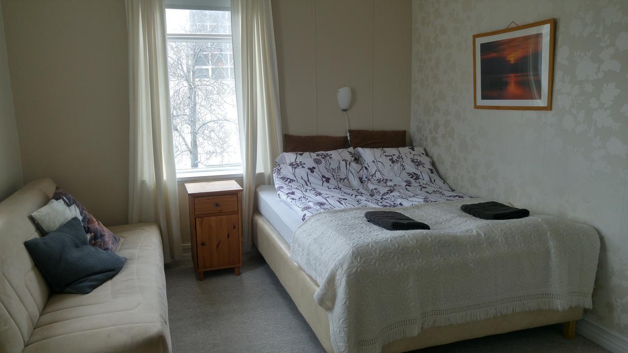 Guesthouse Solgardar آكيورِيْري المظهر الخارجي الصورة
